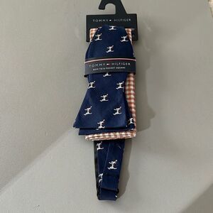 Tommy Hilfiger Pocket Square & Bow Tie
